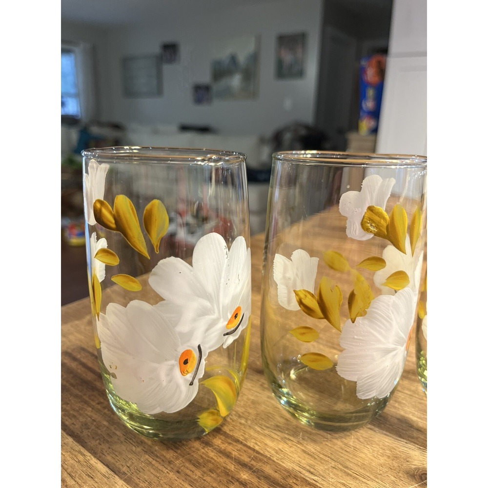 Vintage White Mum Glass Tumblers Hand Blown Hand Painted Set of 5 Mexico 5" tall - Picture 4 of 9